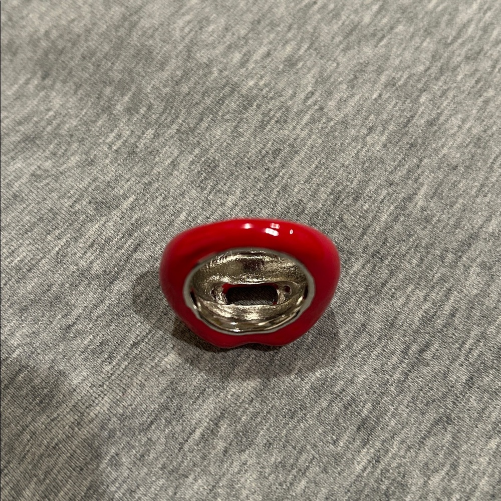 Betsey Johnson Red Vampire Fang Ring Sz 6 - Picture 4 of 5